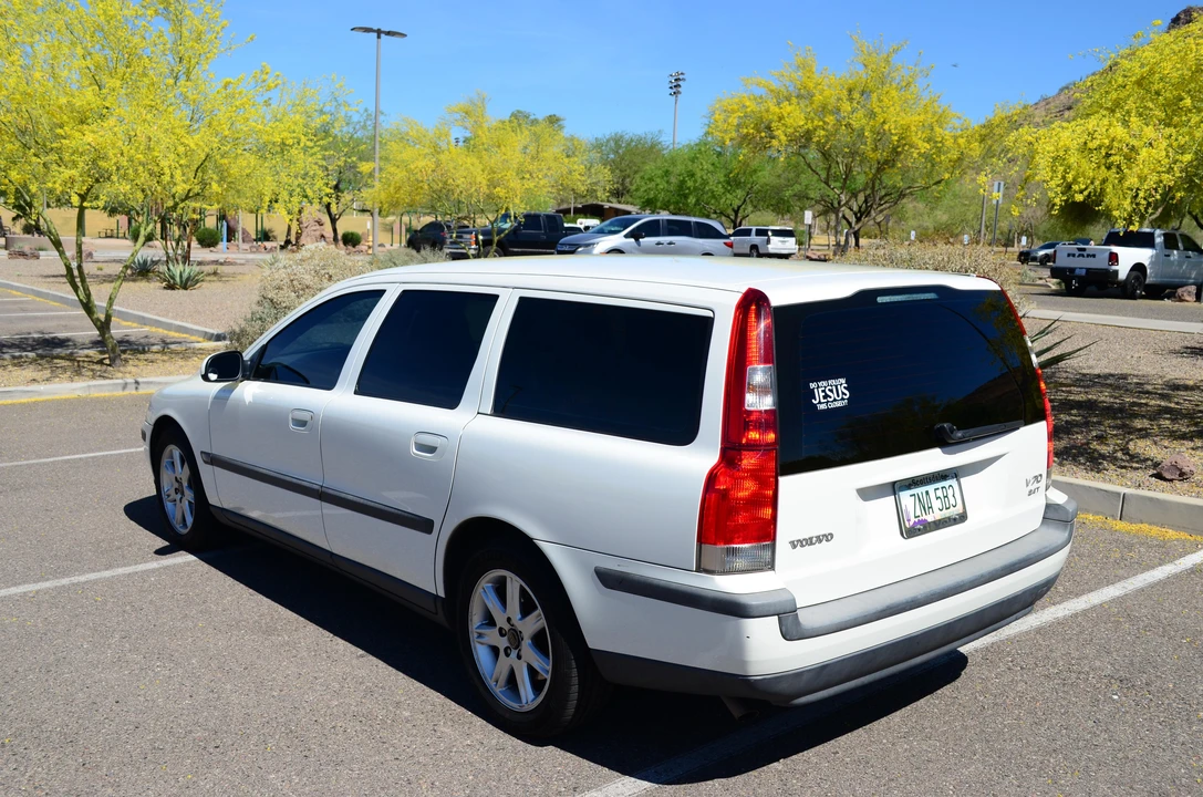 2003 Volvo V70 2nd Gen - Image 10 of 21