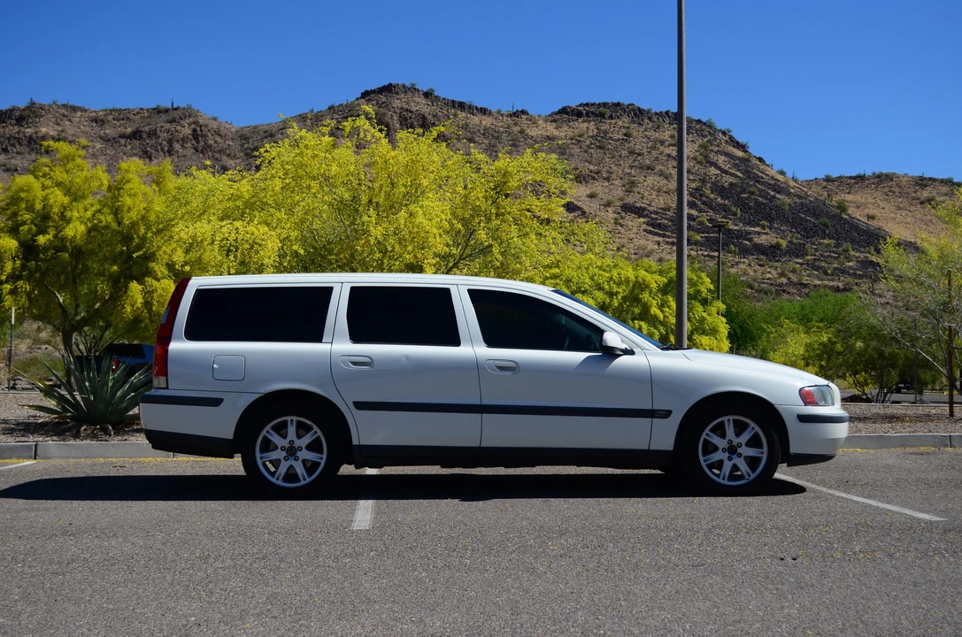 2003 Volvo V70 2nd Gen - Image 14 of 21