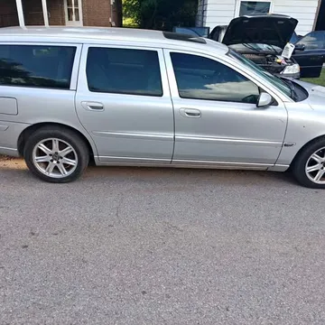 2003 Volvo V70 2.5T Wagon 4D