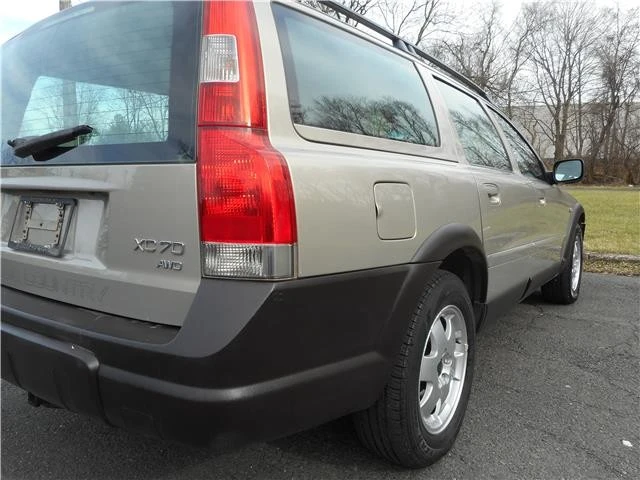 2003 Volvo V70 XC/XC70 2nd Gen - Image 4 of 12