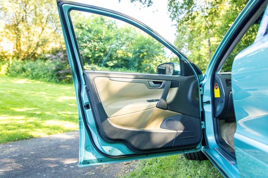2003 Volvo V70 R 2nd Gen - Image 11 of 30