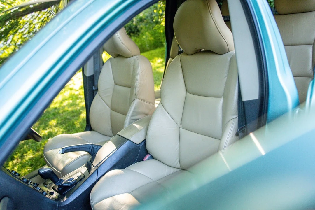 2003 Volvo V70 R 2nd Gen - Image 17 of 30