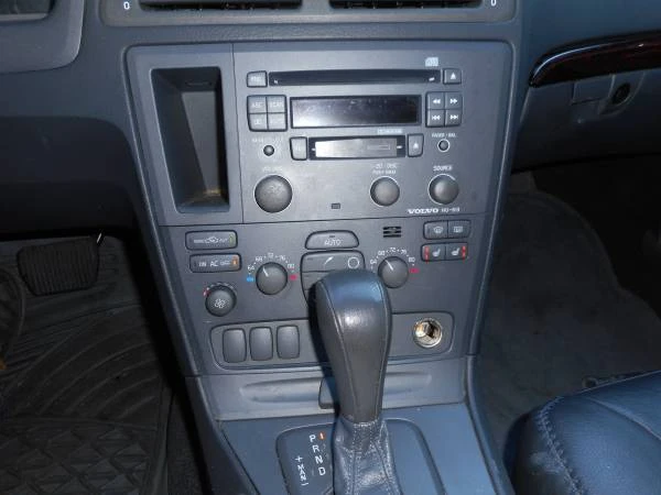 2003 Volvo V70 XC/XC70 2nd Gen - Image 5 of 12