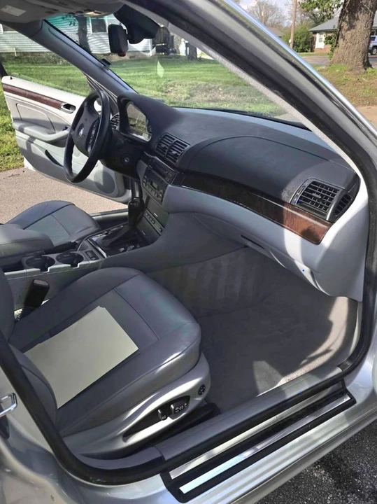 2003 BMW E46 330i & 330Ci - Image 3 of 10