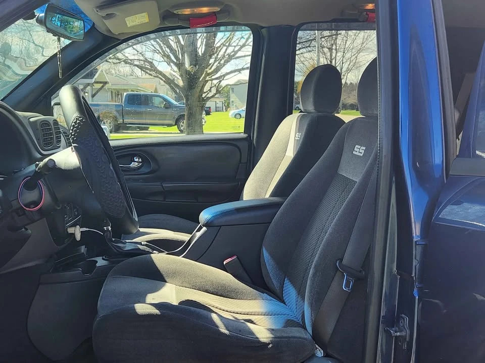 2003 Chevrolet Trailblazer - Image 2 of 5