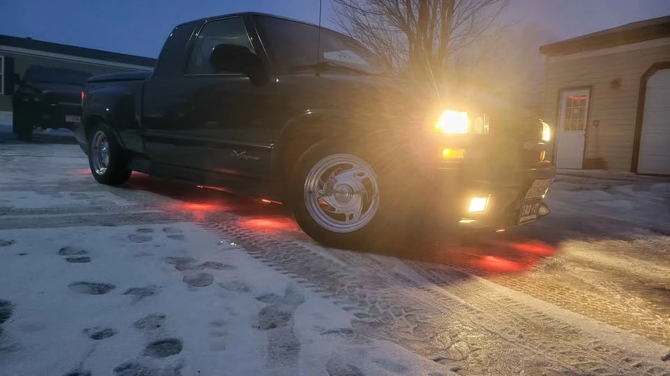 2003 Chevrolet S-10 - Image 2 of 9