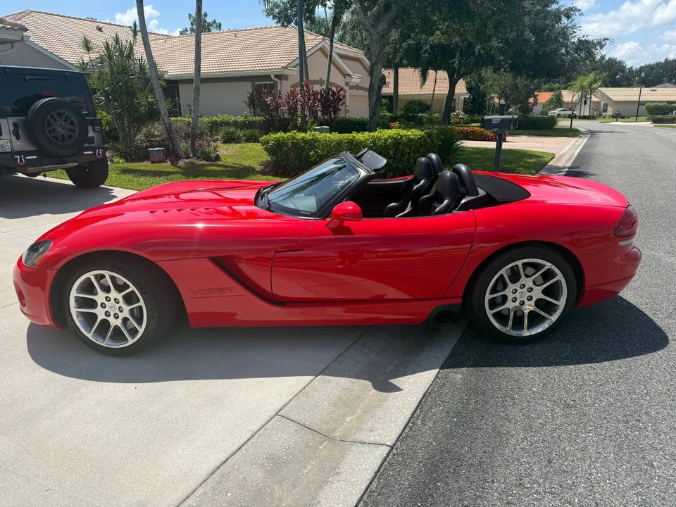 2003 Dodge Viper 3rd Gen - Image 2 of 9