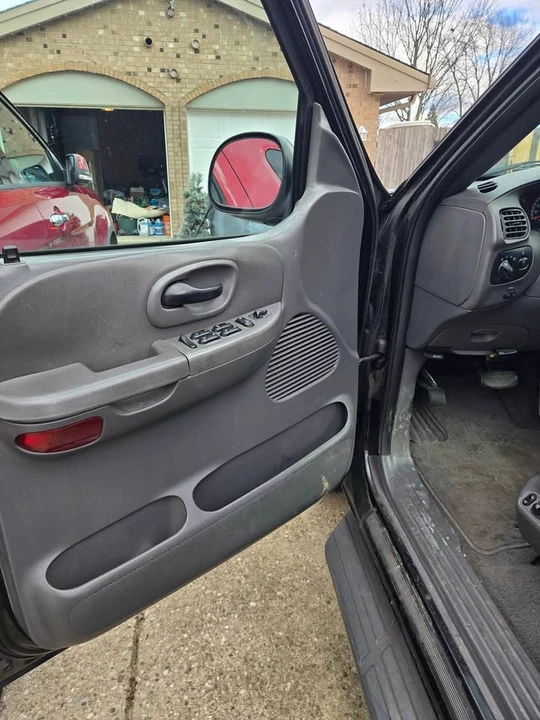 2003 Ford F-150 10th Gen - Image 8 of 10