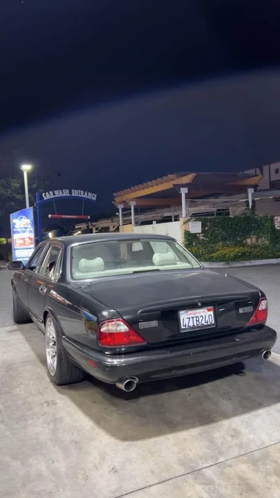 2003 Jaguar X308 XJR - Image 3 of 4