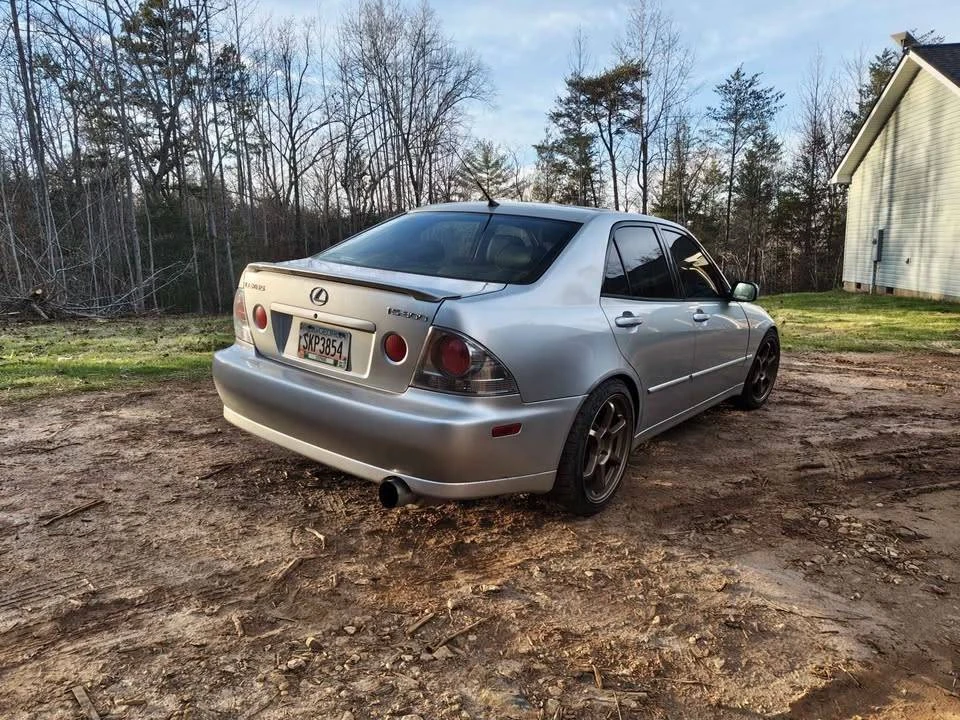 2003 Lexus IS 1st Gen - Image 10 of 23