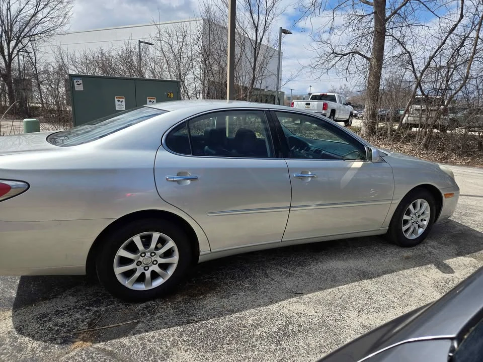 2003 Lexus ES 4th Gen - Image 2 of 5