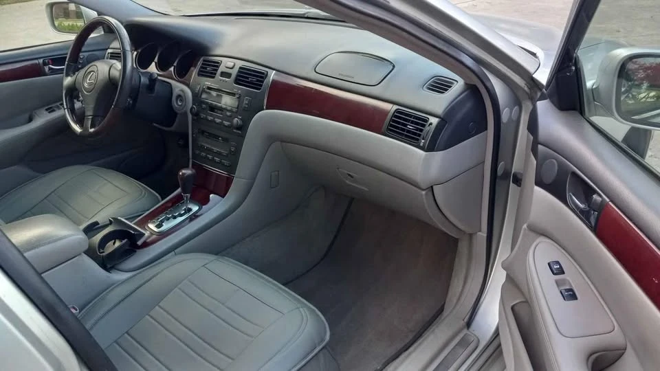 2003 Lexus ES 4th Gen - Image 4 of 4