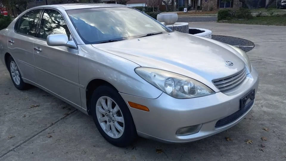 2003 Lexus ES 4th Gen - Image 2 of 4