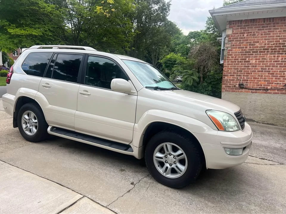 2003 Lexus GX 1st Gen - Image 5 of 10