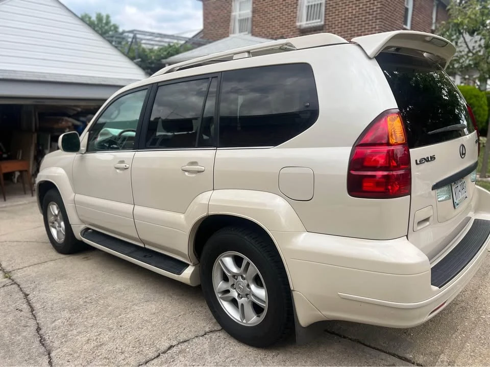 2003 Lexus GX 1st Gen - Image 3 of 10