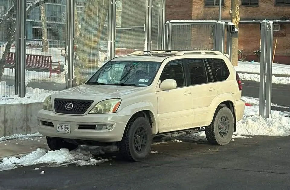 2003 Lexus GX 1st Gen - Image 10 of 10