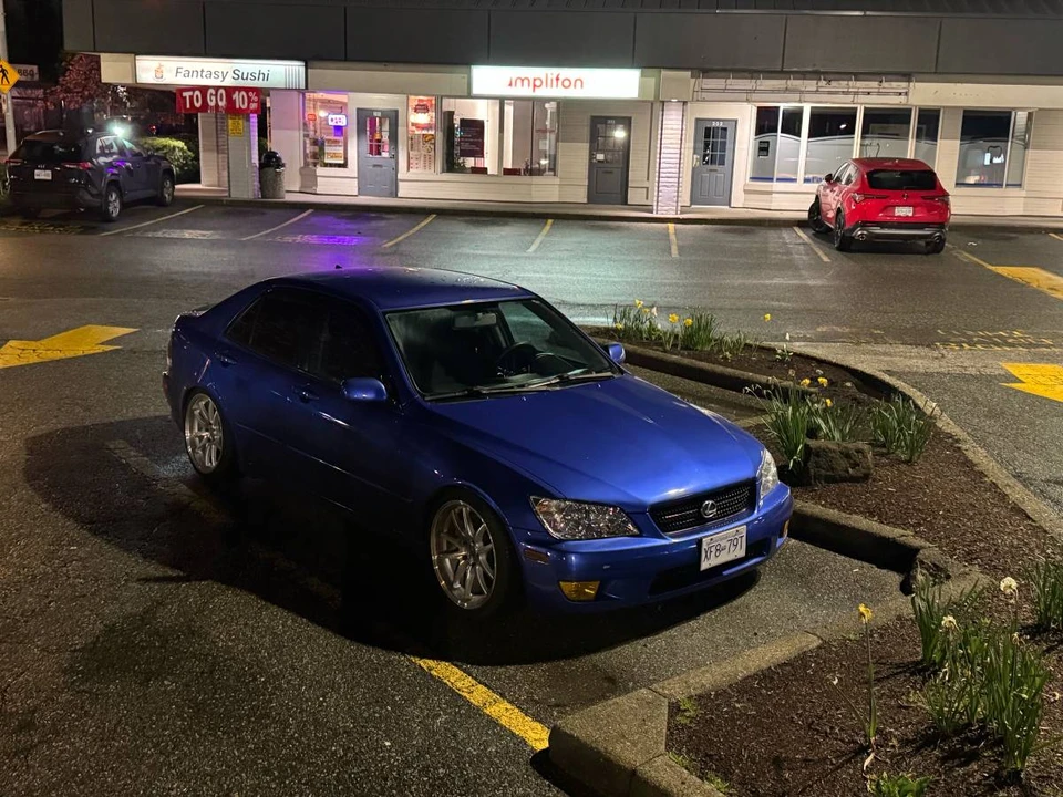 2003 Lexus IS 1st Gen - Image 5 of 12