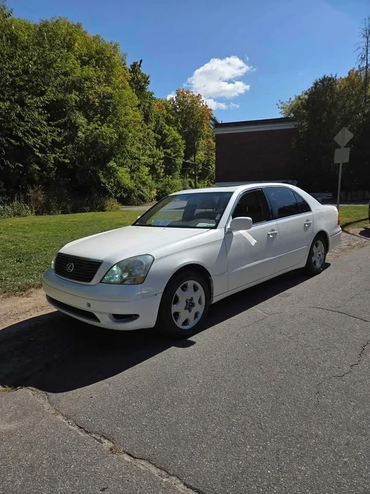 2003 Lexus LS 3rd Gen - Image 6 of 10