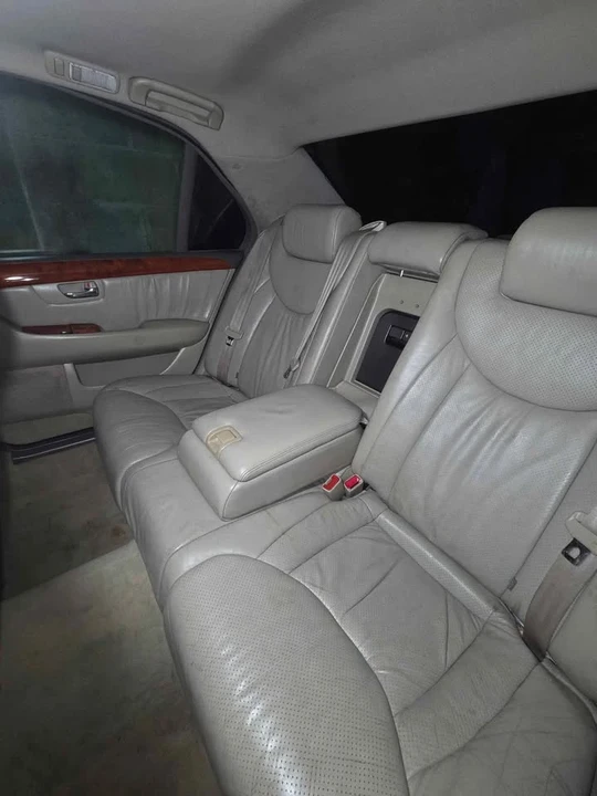 2003 Lexus LS 3rd Gen - Image 9 of 10