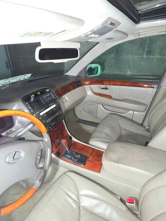 2003 Lexus LS 3rd Gen - Image 8 of 10