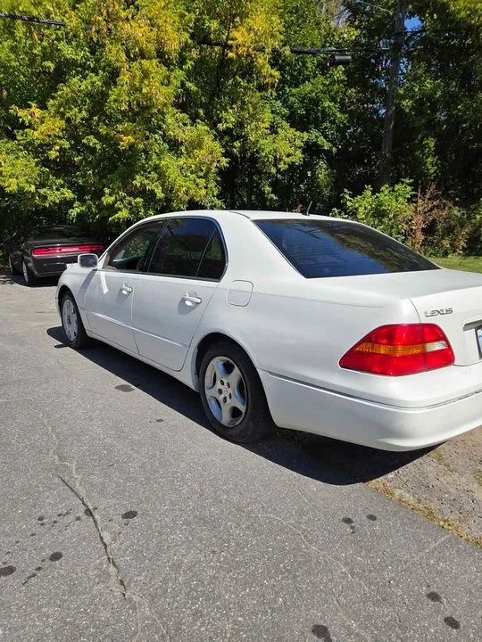 2003 Lexus LS 3rd Gen - Image 4 of 10