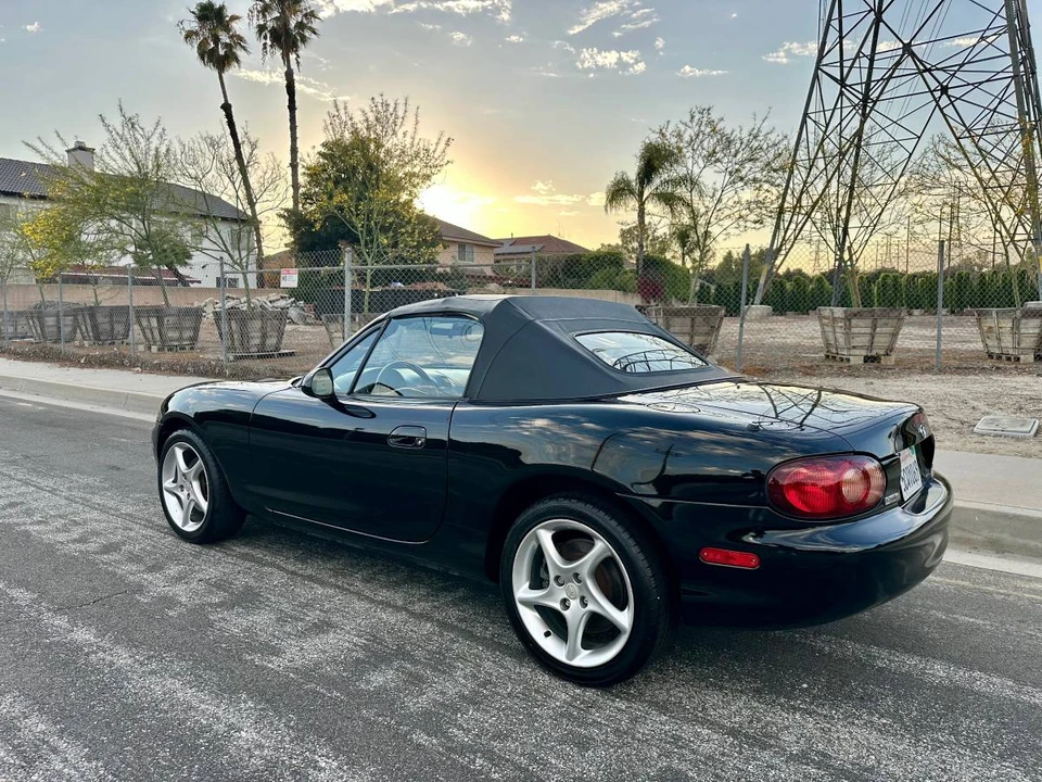 2003 Mazda NB MX-5 Miata - Image 7 of 21