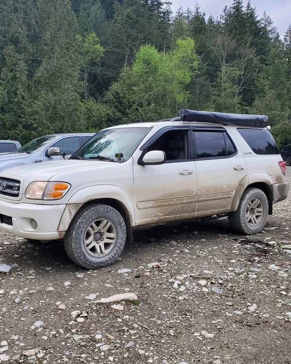 2003 Toyota Sequoia 1st Gen - Image 2 of 9