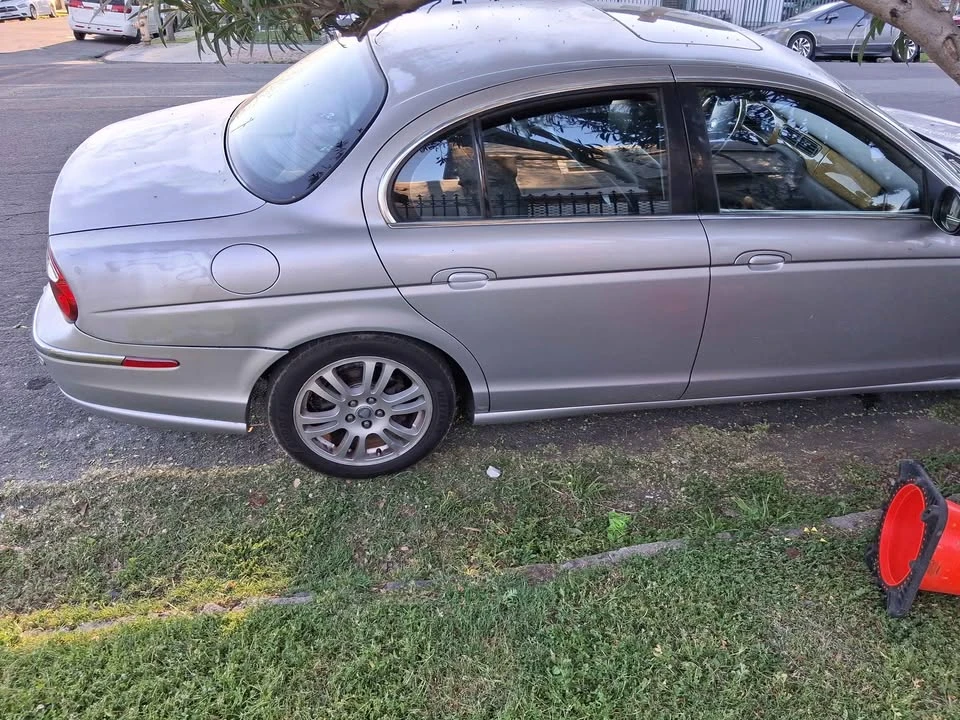 2003 Jaguar X100 XK8 - Image 2 of 8