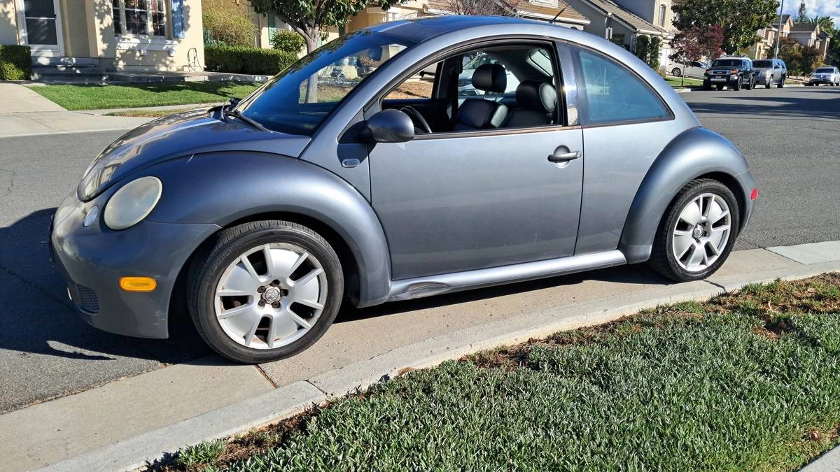 2003 Volkswagen Beetle (1980-2003) - Image 3 of 3