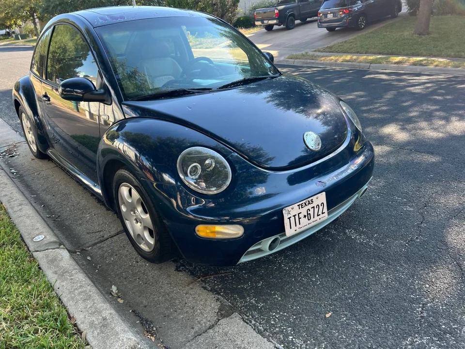 2003 Volkswagen New Beetle - Image 4 of 10