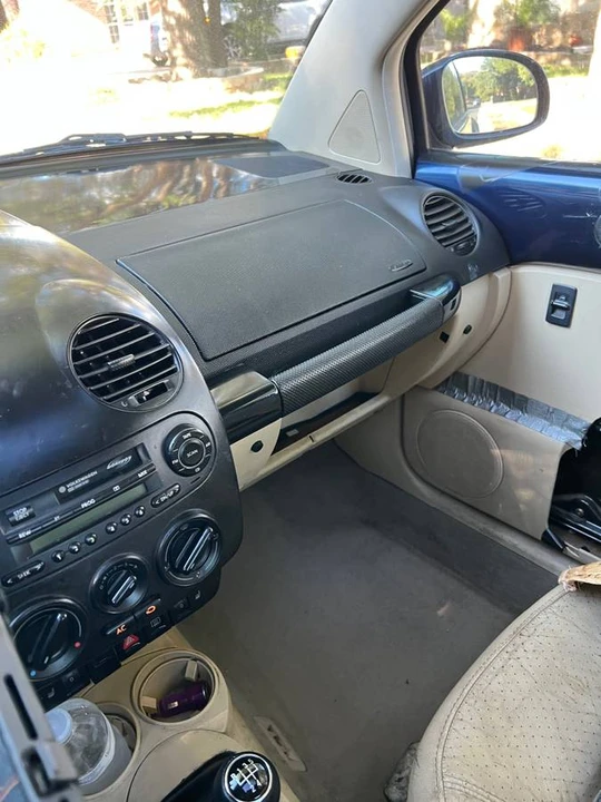 2003 Volkswagen New Beetle - Image 9 of 10