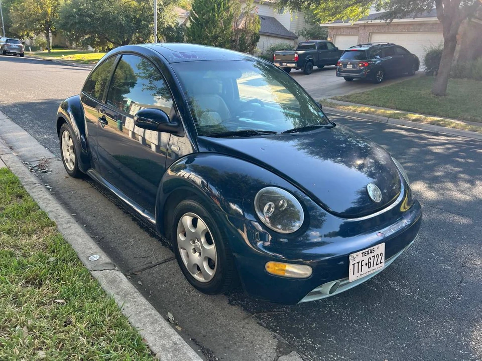 2003 Volkswagen New Beetle - Image 3 of 10