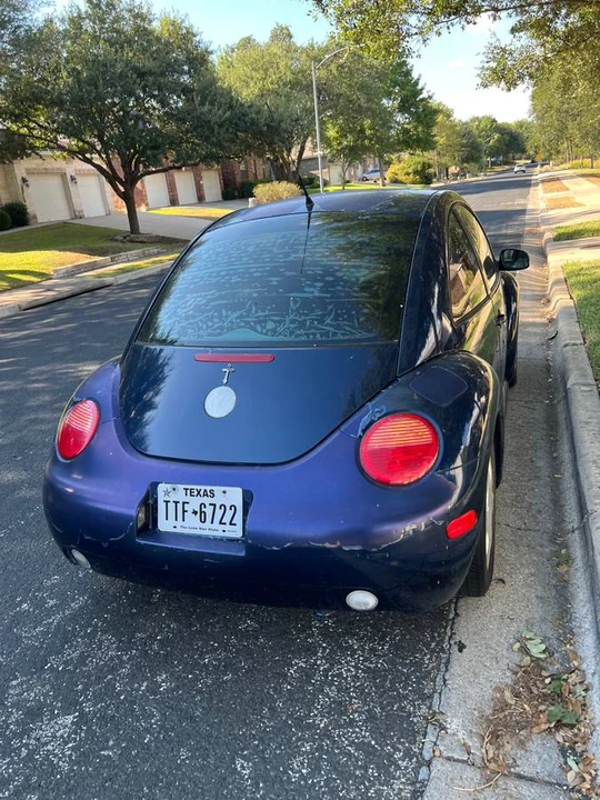 2003 Volkswagen New Beetle - Image 5 of 10