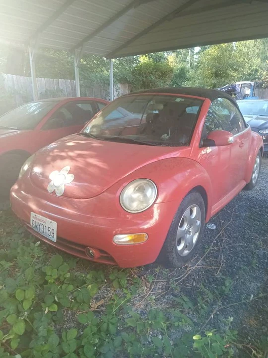 2003 Volkswagen New Beetle - Image 2 of 5