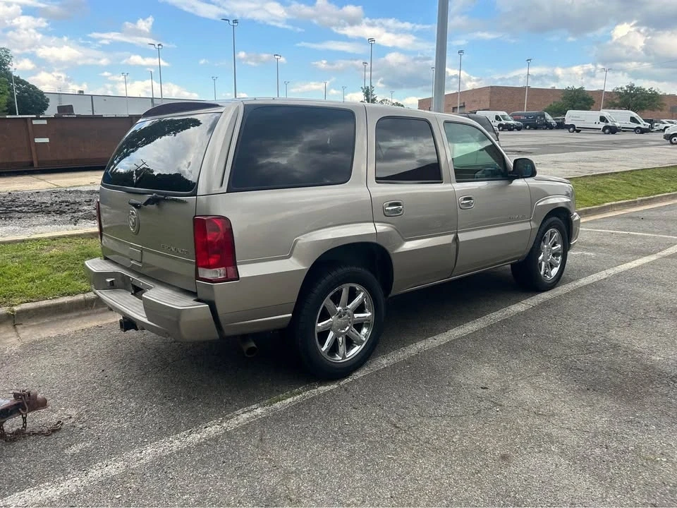 2003 Cadillac Escalade & EXT 2nd Gen - Image 3 of 9