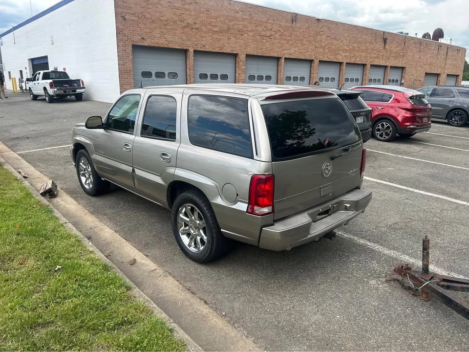 2003 Cadillac Escalade & EXT 2nd Gen - Image 5 of 9