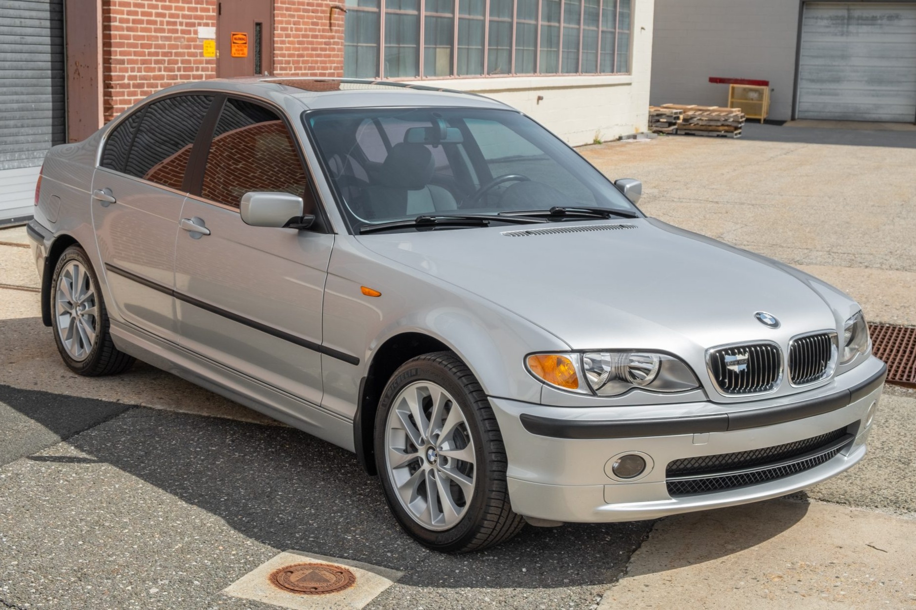 2003 BMW 330xi Sport 5-Speed