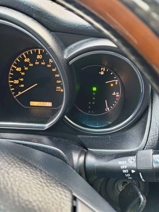 2004 Lexus RX 2nd Gen - Image 11 of 19