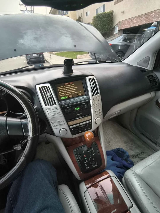 2004 Lexus RX 2nd Gen - Image 7 of 19