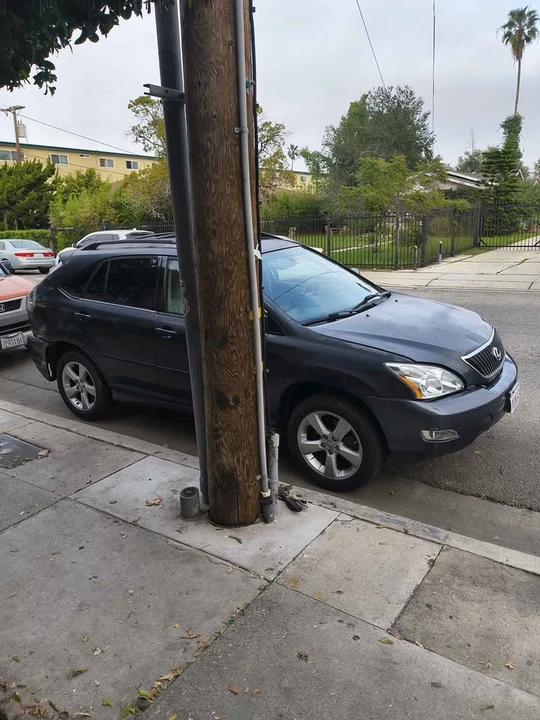 2004 Lexus RX 2nd Gen - Image 4 of 19