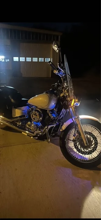 2000 Yamaha - Image 6 of 8