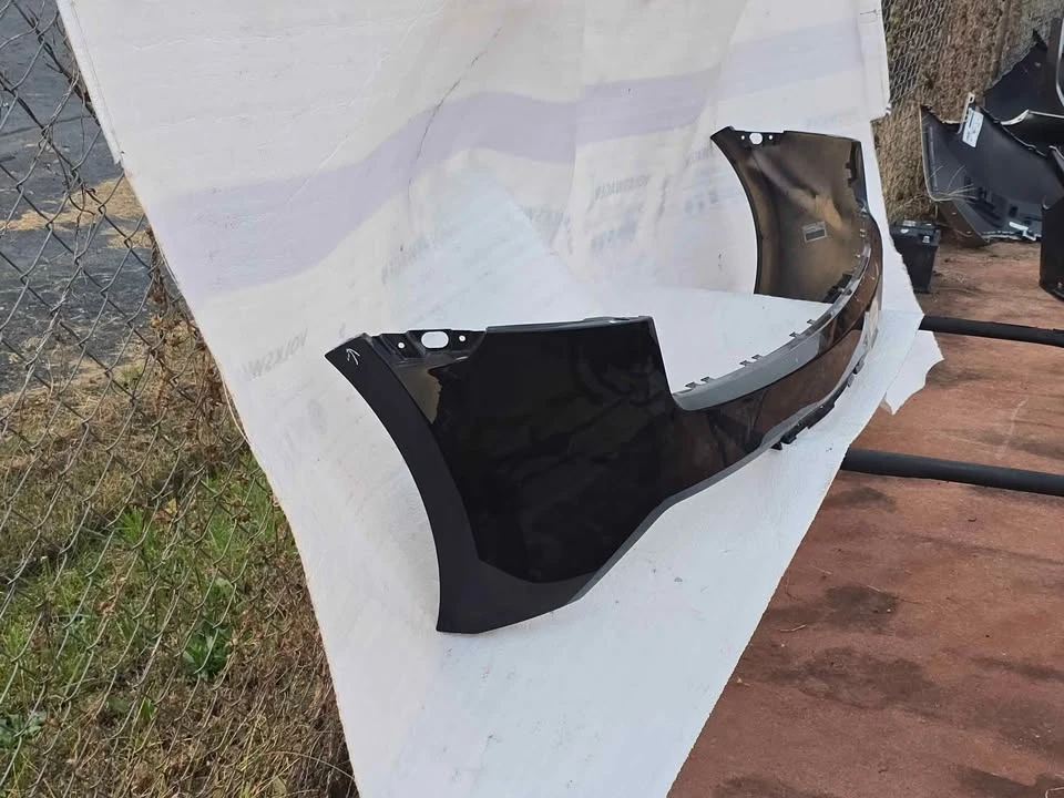 2004 Parts & Memorabilia Bodywork - Image 3 of 8