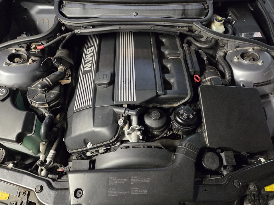 2004 BMW E46 330i & 330Ci - Image 2 of 5