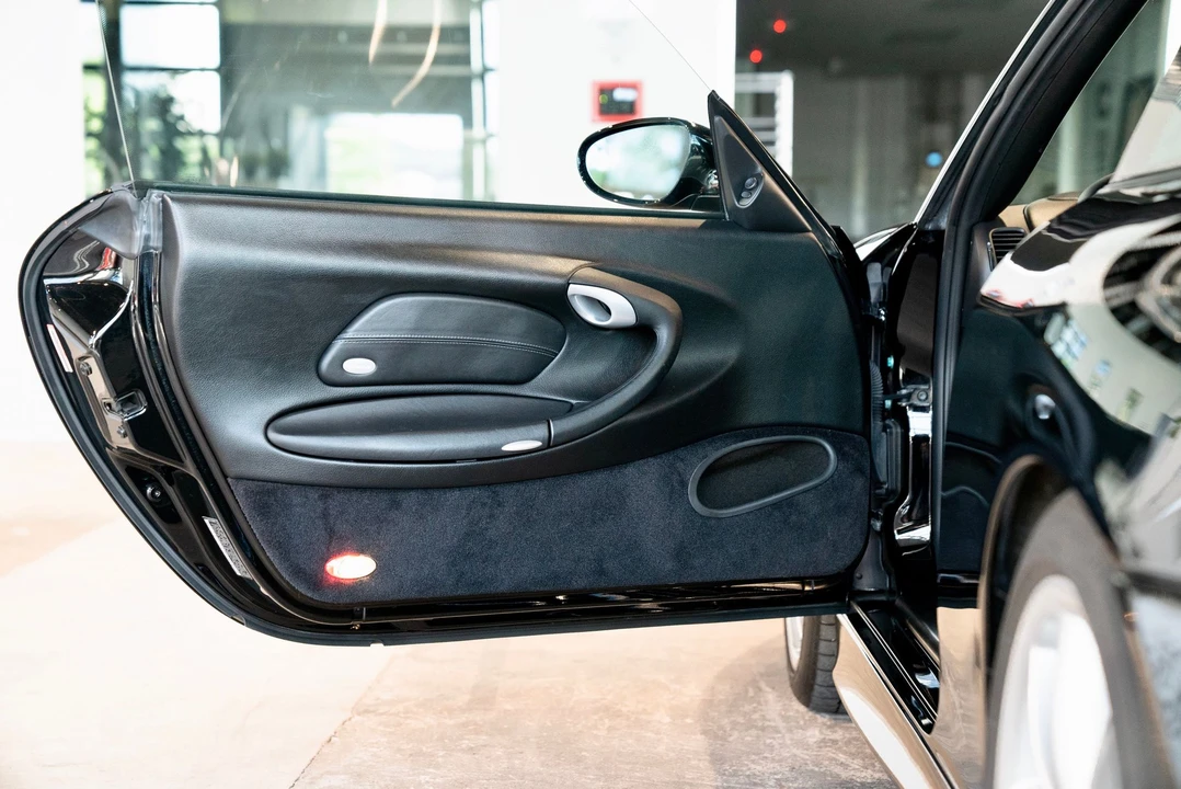 2004 Porsche 996 GT3 - Image 15 of 24