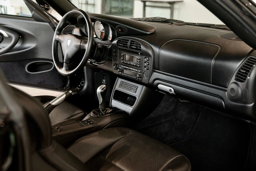 2004 Porsche 996 GT3 - Image 19 of 24