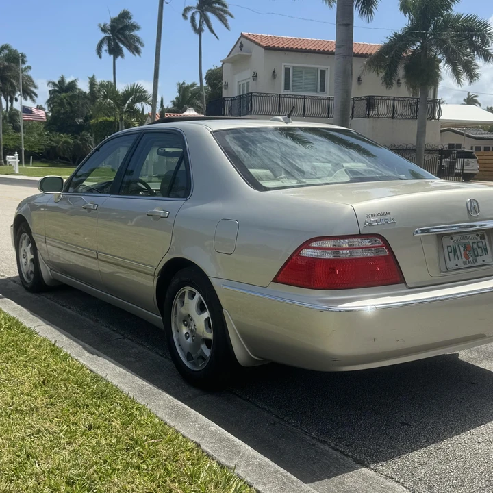 2004 Acura RL 1st Gen - Image 9 of 12