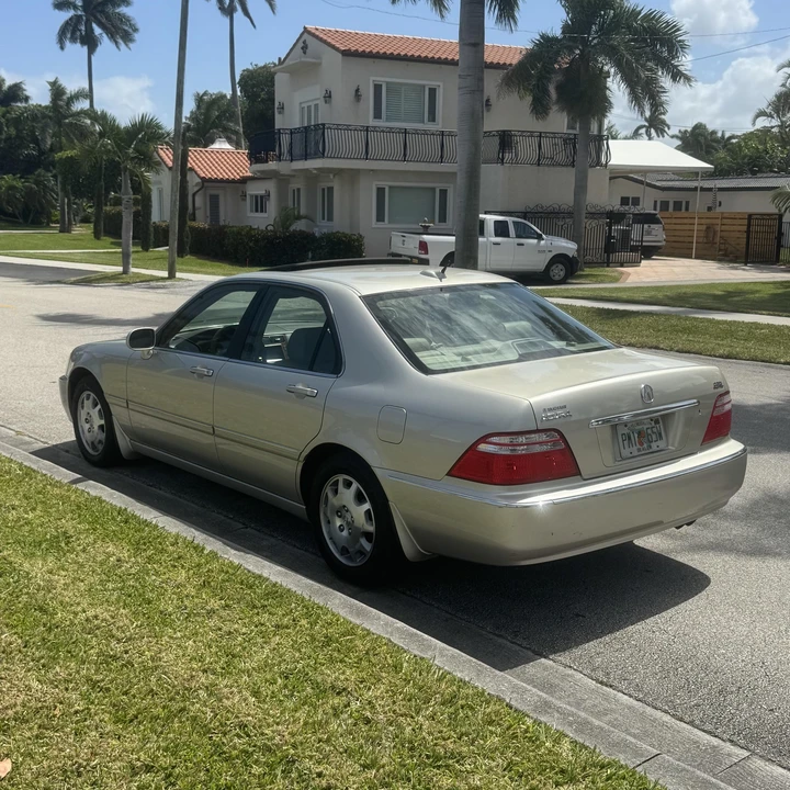 2004 Acura RL 1st Gen - Image 8 of 12