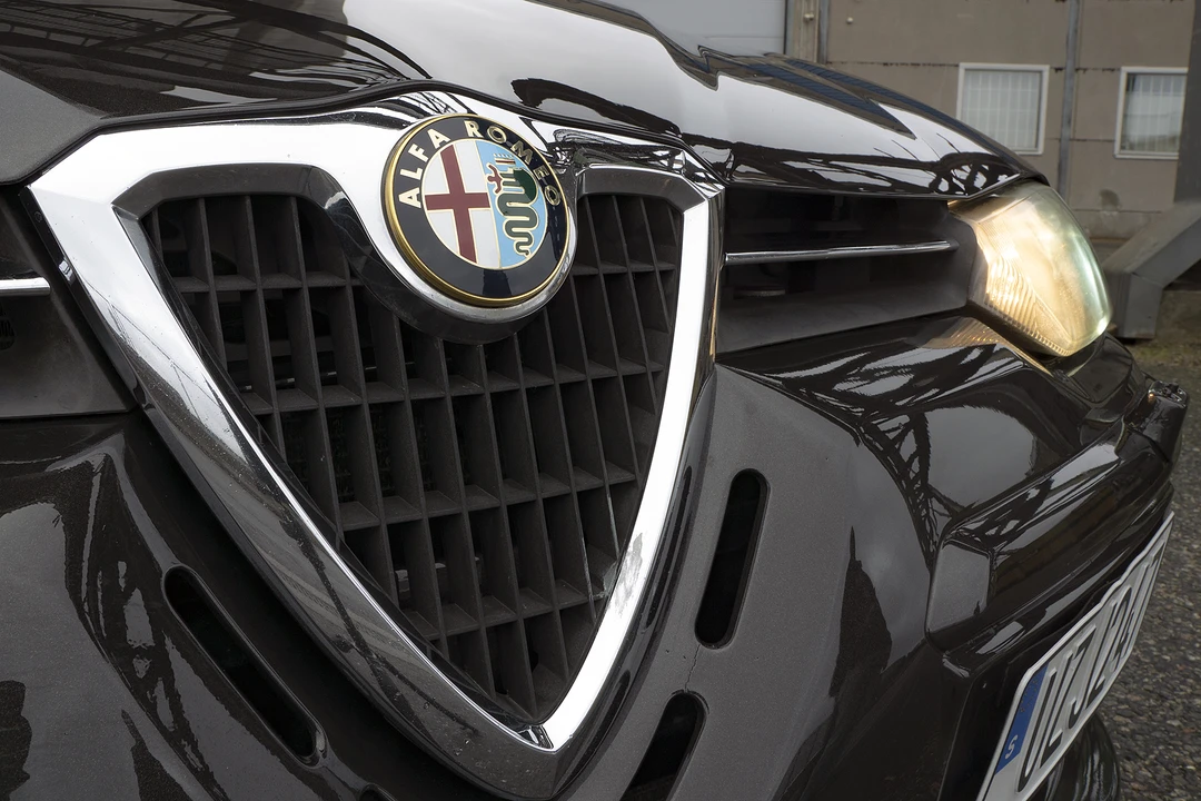 2004 Alfa Romeo 156 GTA - Image 17 of 31