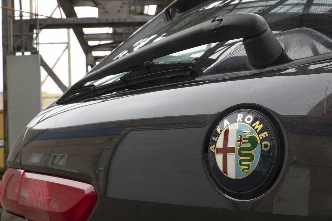 2004 Alfa Romeo 156 GTA - Image 19 of 31