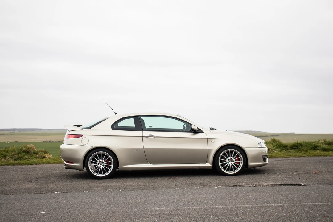 2004 Alfa Romeo GT - Image 13 of 31